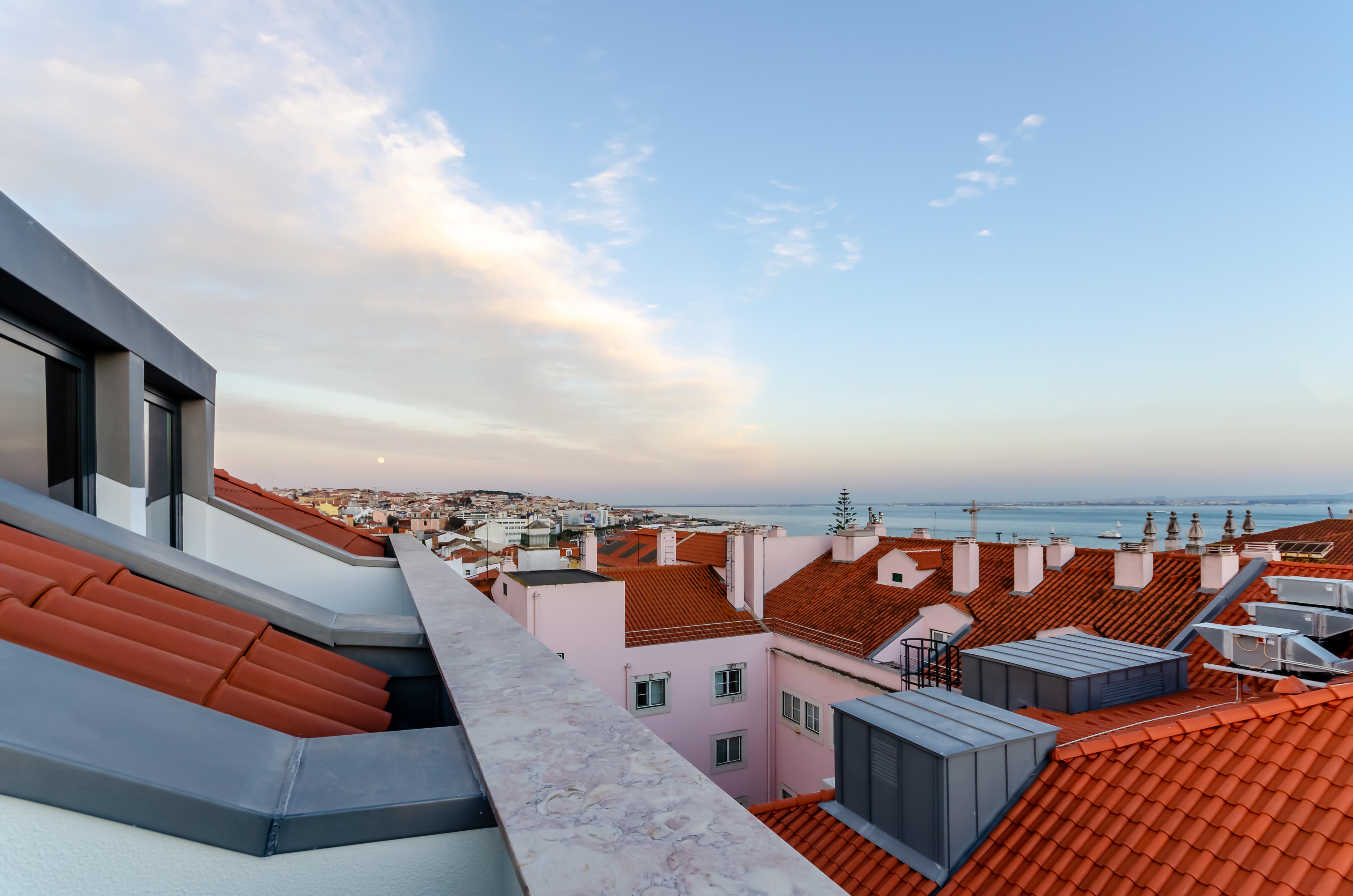 The Emerald House Lisbon Curio Collection By Hilton Hotel Exterior photo